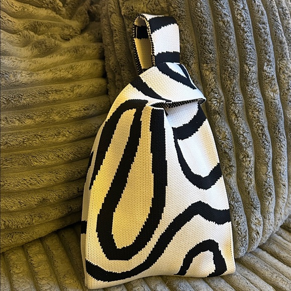 Handbags - Knitted Lively Abstract Hand Bag Thick Strong Poly Fabric Wristlet NWOT Handbag